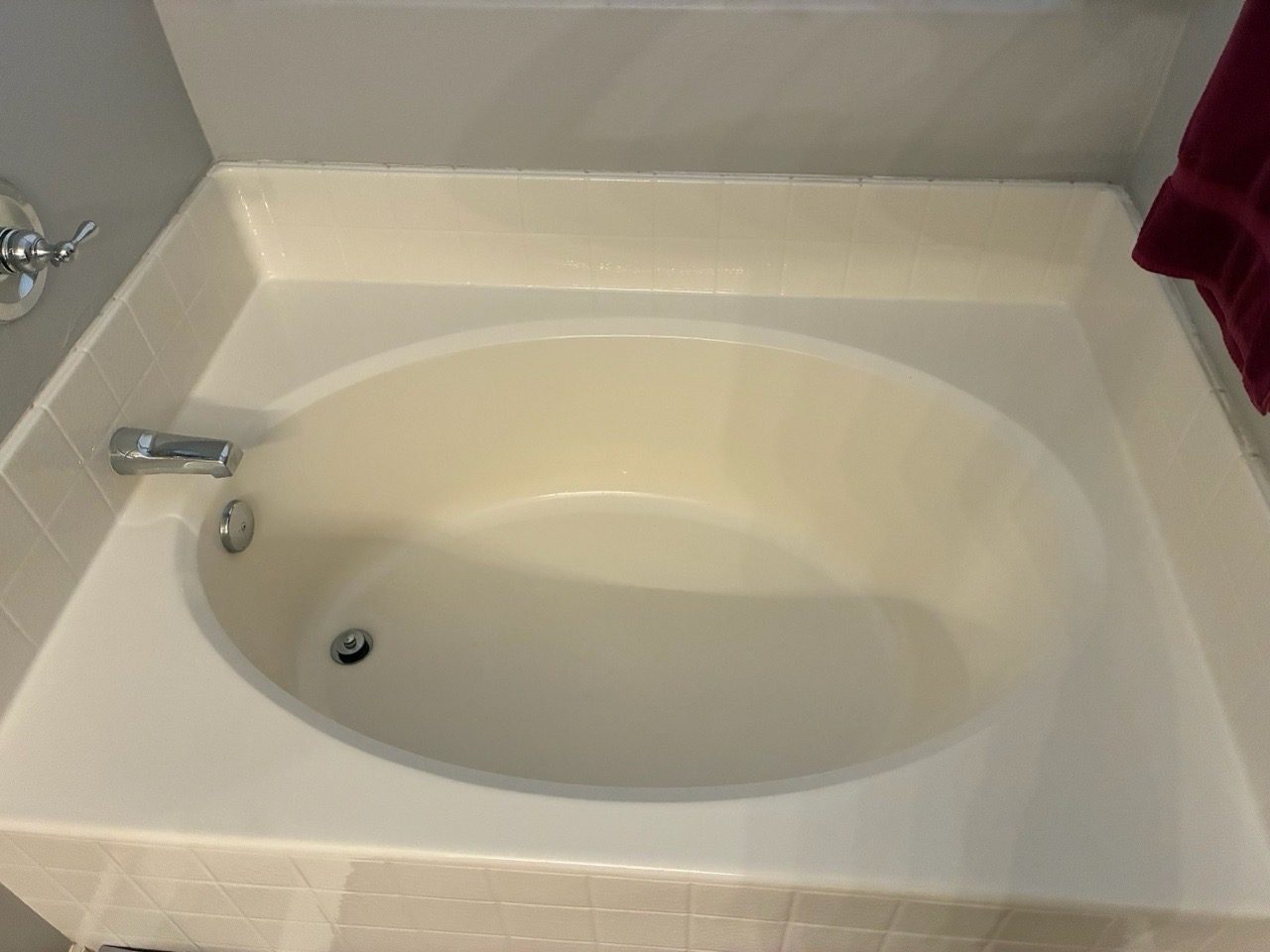 Clean garden tub after a focused cleaning visit